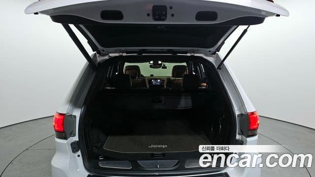 Jeep Grand Cherokee 2021 — ფოტო 20/20