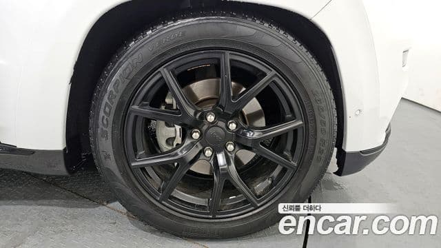 Jeep Grand Cherokee 2021 — Şəkil 31/31