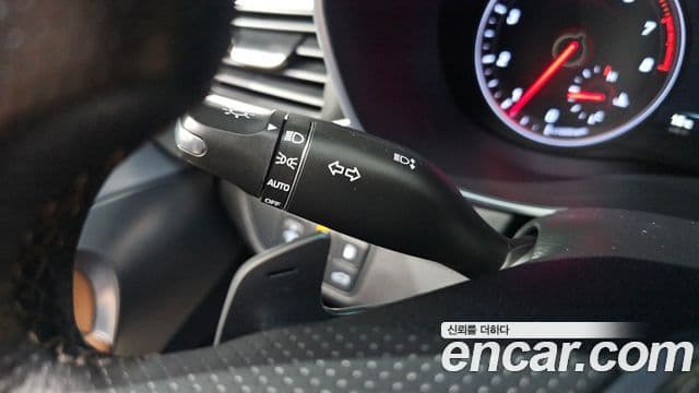 Genesis G70 2018 — ფოტო 14/20
