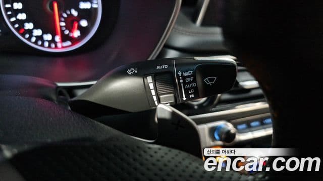 Genesis G70 2018 — ფოტო 15/20