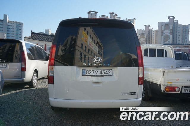 Hyundai Staria 2025 — фото 4 из 20