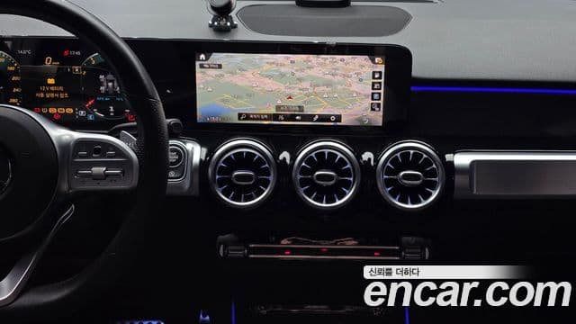 Mercedes-Benz GLB-Class 2021 — Şəkil 14/20