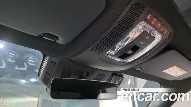 Mercedes-Benz GLB-Class 2021 — Şəkil 18/20