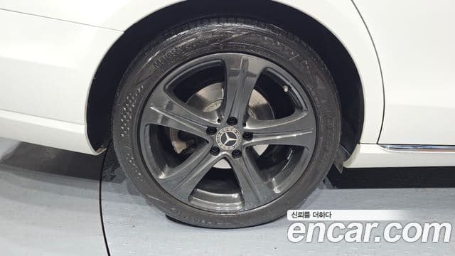 Mercedes-Benz E-Class 2018 — фото 5 из 20