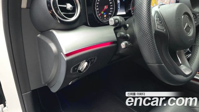 Mercedes-Benz E-Class 2018 — Şəkil 15/20