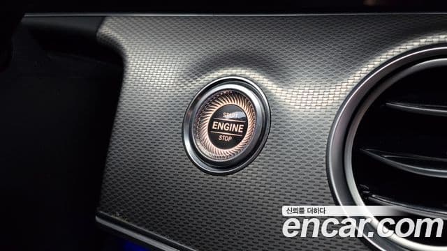 Mercedes-Benz E-Class 2018 — Şəkil 16/20