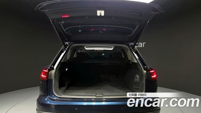Volkswagen Touareg 2023 — Şəkil 19/20