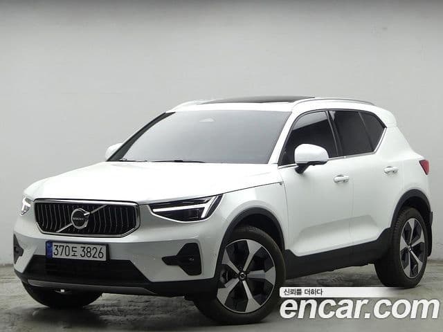 Volvo XC40 2024 — Şəkil 8/20