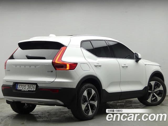 Volvo XC40 2024 — Şəkil 9/20