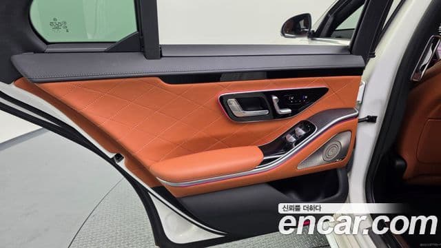 Mercedes-Benz S-Class 2022 — Photo 25/41