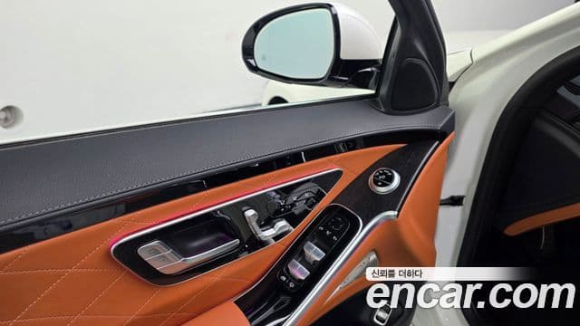 Mercedes-Benz S-Class 2022 — Photo 19/41