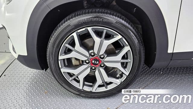 Kia Seltos 2020 — фото 5 из 20