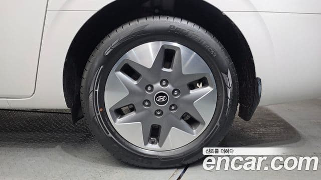 Hyundai Staria 2022 — Photo 17/30