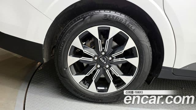 Kia Carnival 2023 — Фото 5/20