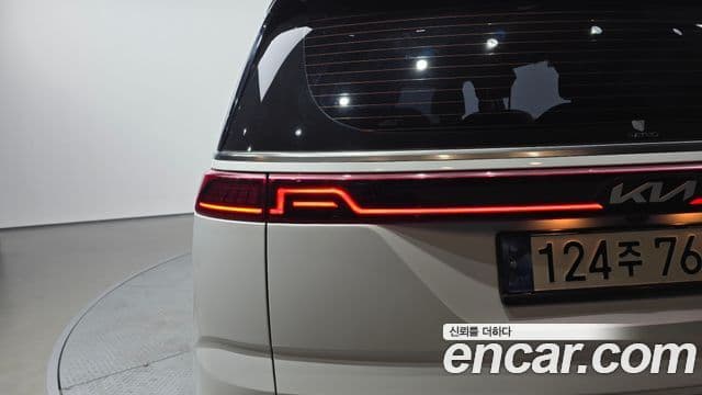 Kia Carnival 2023 — Şəkil 6/37