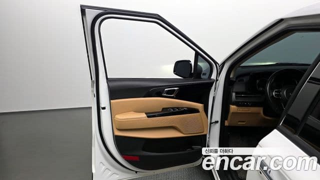 Kia Carnival 2023 — Şəkil 32/37