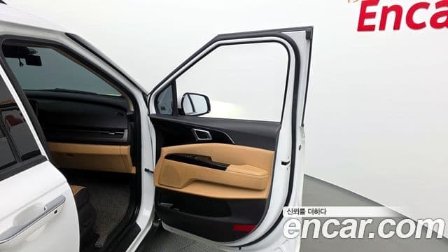 Kia Carnival 2023 — Şəkil 27/37