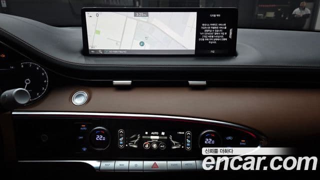 Genesis GV70 2023 — ფოტო 14/20
