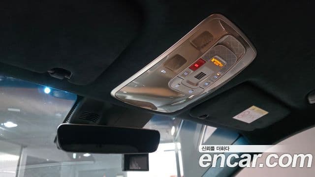 Genesis GV70 2023 — ფოტო 18/20