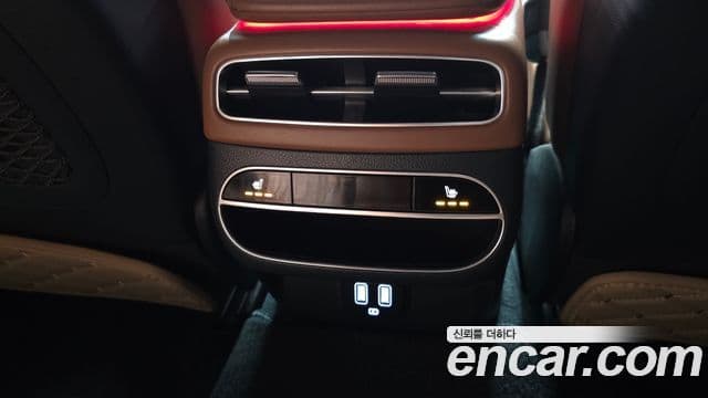 Genesis GV70 2023 — ფოტო 19/20