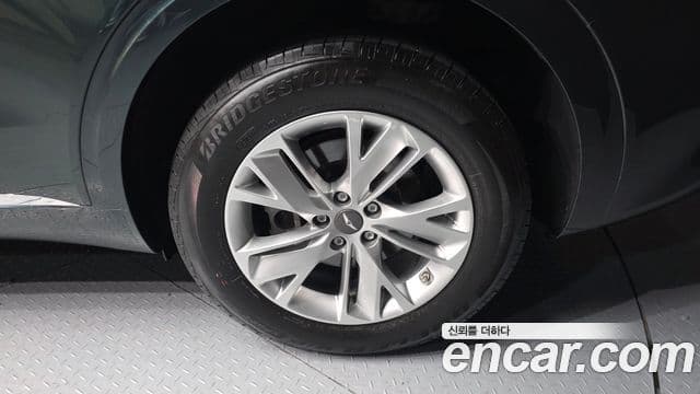 Genesis GV70 2023 — Photo 23/30