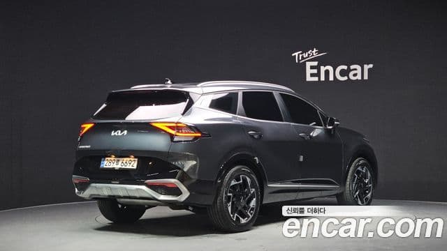 Kia Sportage 2021 — Фото 2/20