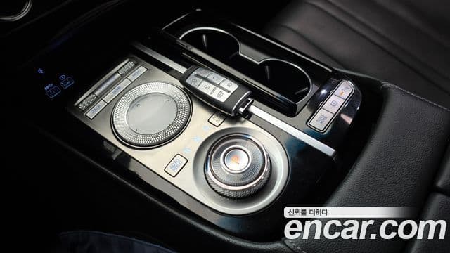 Genesis Electrified G80 2021 — Şəkil 9/20