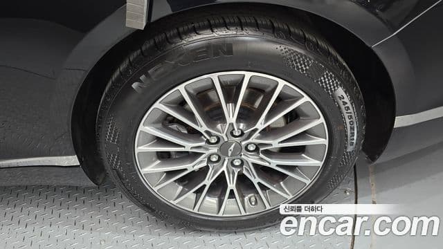 Genesis G80 2021 — ფოტო 8/33