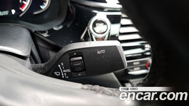 BMW 5 Series 2018 — Фото 15/20