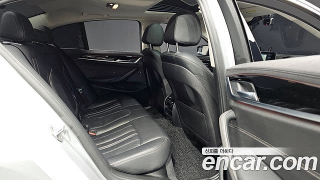 BMW 5 Series 2018 — Şəkil 3/31