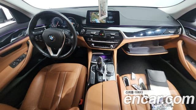 BMW 5 Series 2018 — ფოტო 11/20