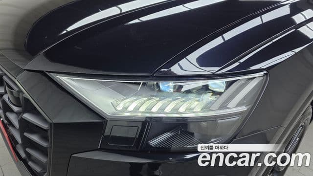 Audi Q8 2021 — Şəkil 31/34