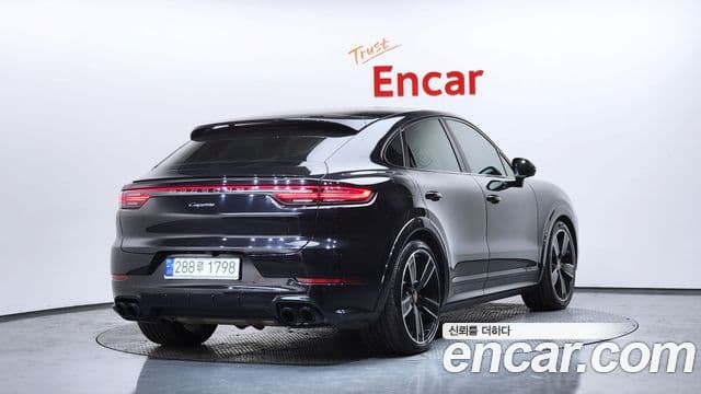Porsche Cayenne 2020 — Photo 34/39