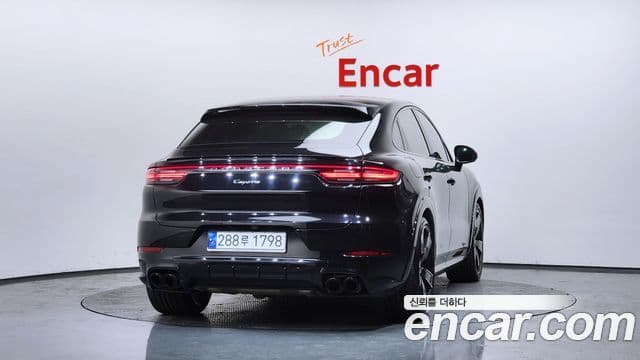 Porsche Cayenne 2020 — Photo 26/39
