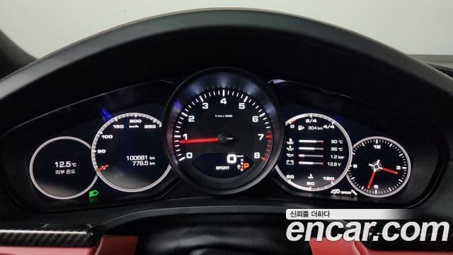 Porsche Cayenne 2020 — ფოტო 8/20