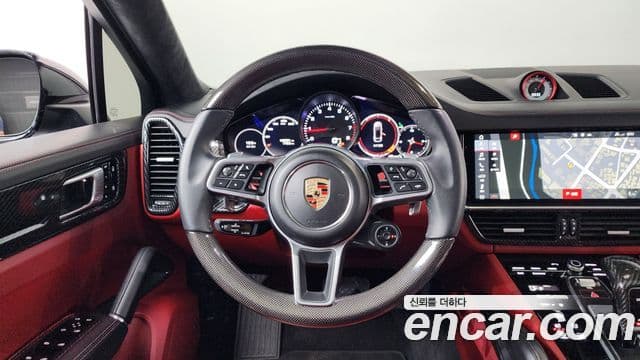 Porsche Cayenne 2020 — Photo 36/39