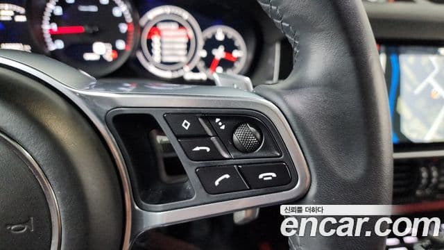 Porsche Cayenne 2020 — ფოტო 18/20