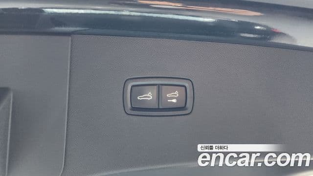 Porsche Cayenne 2020 — Photo 27/39