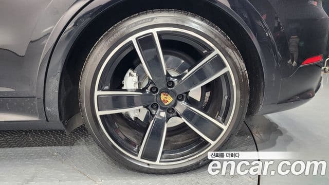 Porsche Cayenne 2020 — Photo 37/39