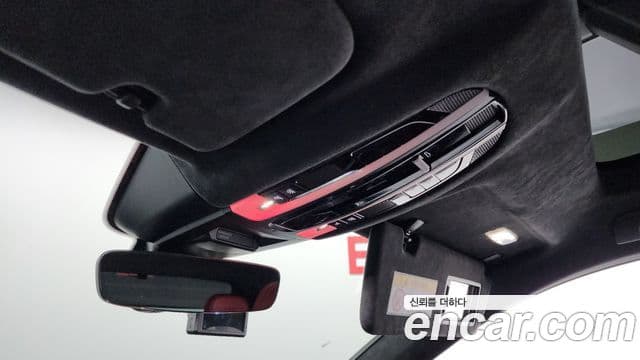 Porsche Cayenne 2020 — Photo 29/39
