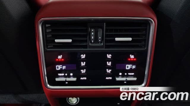 Porsche Cayenne 2020 — Photo 15/39