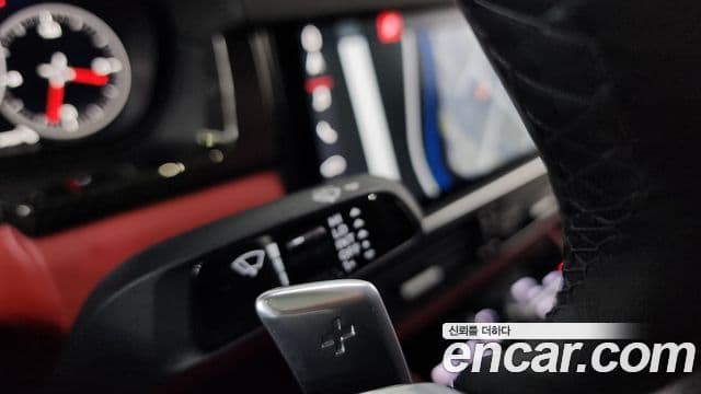 Porsche Cayenne 2020 — Photo 31/39