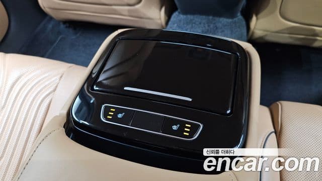 Genesis Electrified G80 2022 — Şəkil 19/20