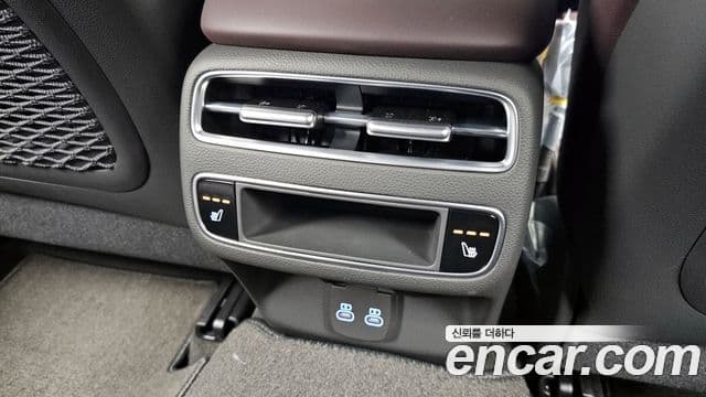 Genesis GV70 2026 — ფოტო 19/20