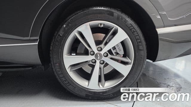 Genesis GV80 2023 — Photo 14/34