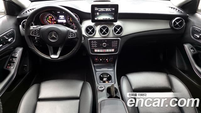 Mercedes-Benz GLA-Class 2018 — ფოტო 7/20