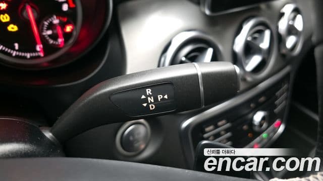 Mercedes-Benz GLA-Class 2018 — ფოტო 9/20