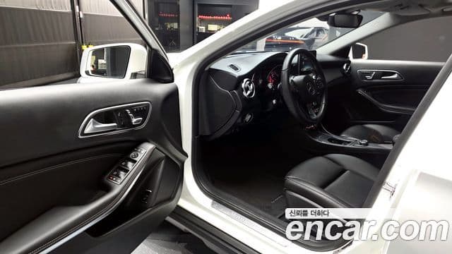 Mercedes-Benz GLA-Class 2018 — фото 10 из 20