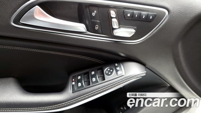 Mercedes-Benz GLA-Class 2018 — ფოტო 19/20
