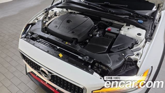 Volvo V60 Cross Country 2019 — Şəkil 6/20